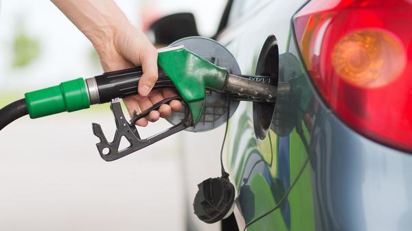 Máte natankováno? Ceny benzinu i nafty v ČR začaly znovu růst